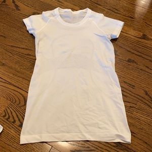 Lululemon white short sleeve top
